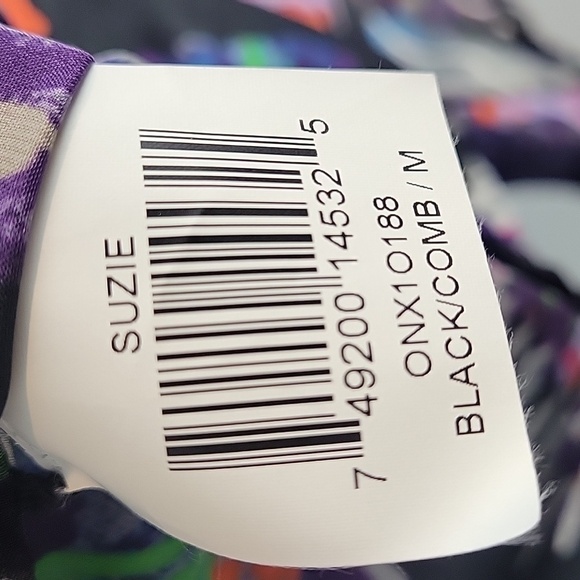 BCBGMAXAZRIA cropped cold shoulder blouse - Picture 9 of 9